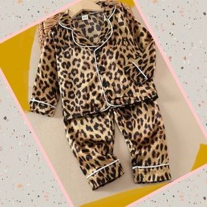 Cute Leopard Pattern Toddler  2-piece Pajama Set